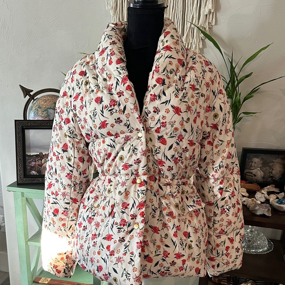 NWOT Eddie Bauer Floral Signature Puffer Jacket - Cream and Red